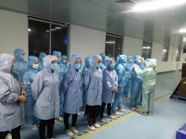 全面时代口罩生产车间-测温 全面时代口罩生产车间-测温