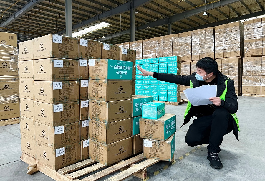 6、仓库出货_1.jpg 6、仓库出货_1.jpg