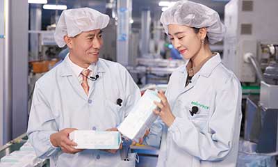 全棉时代代言人童瑶 带你探秘“全棉工厂”